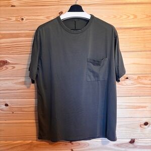 Men’s lululemon Fundamental Pocket T-Shirt in  Olive Green